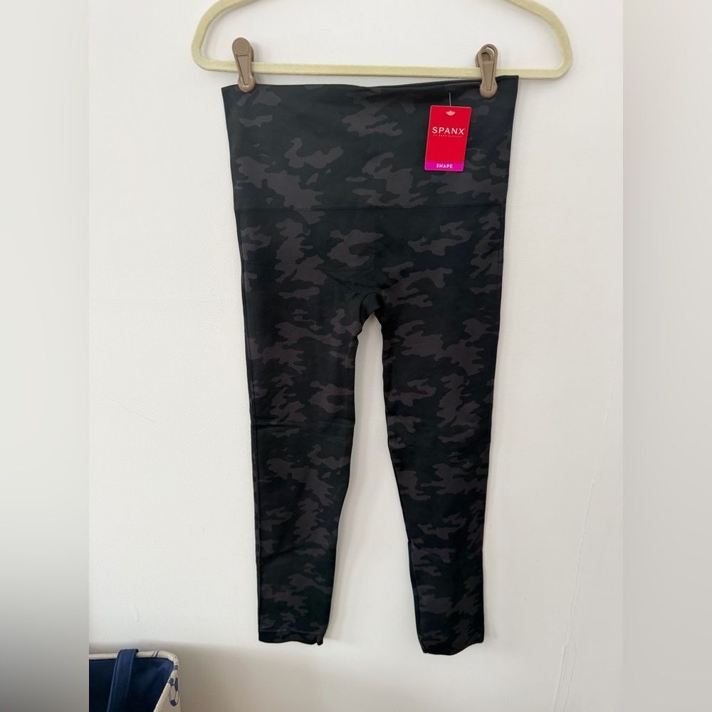 SPANX Women's Black Camo Leggings